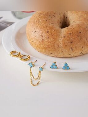 Gold and Turquoise Cluster Stud Earrings Set with Chain